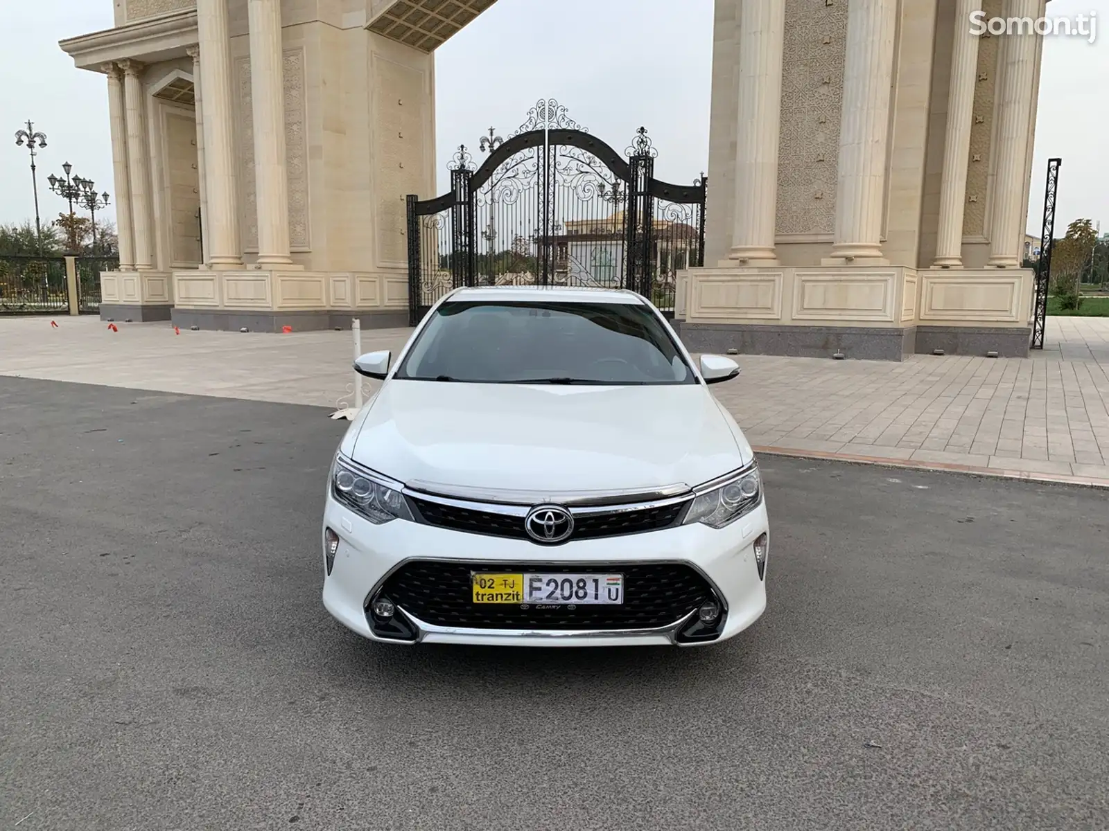 Toyota Camry, 2016-1