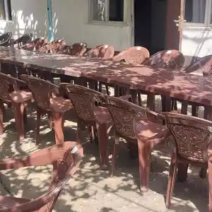Стол и стулья в аренду