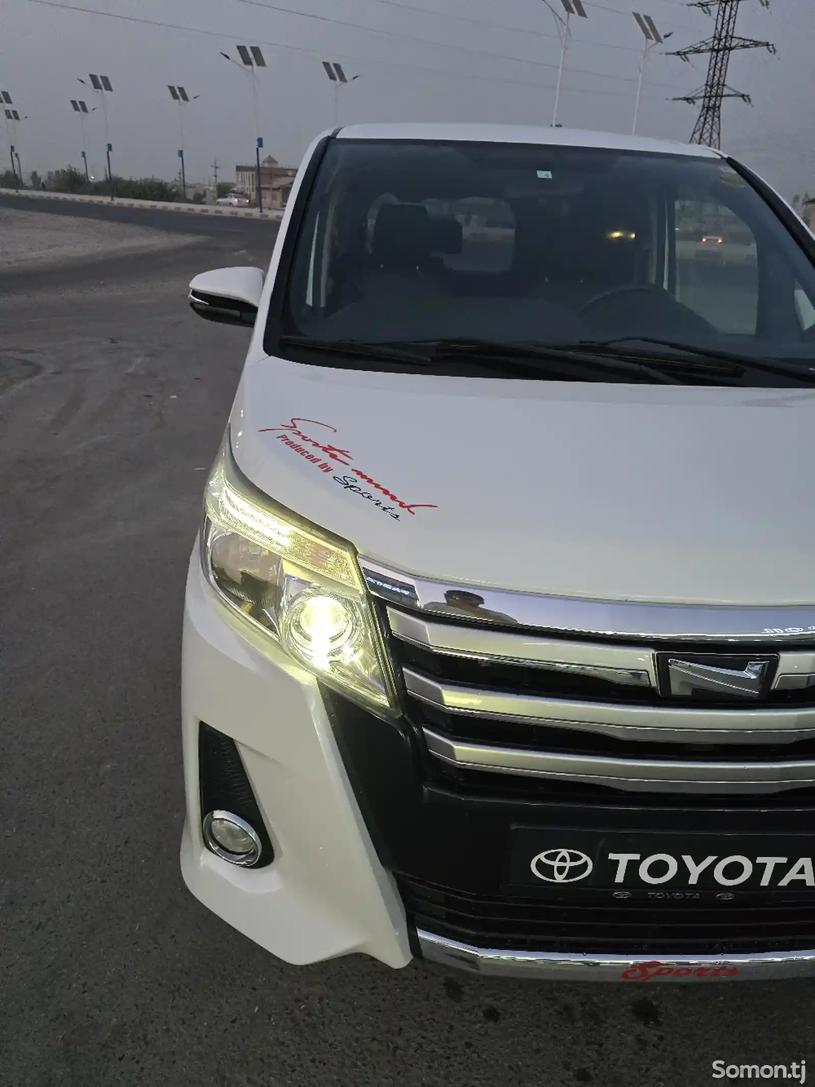 Toyota Voxy, 2014-14