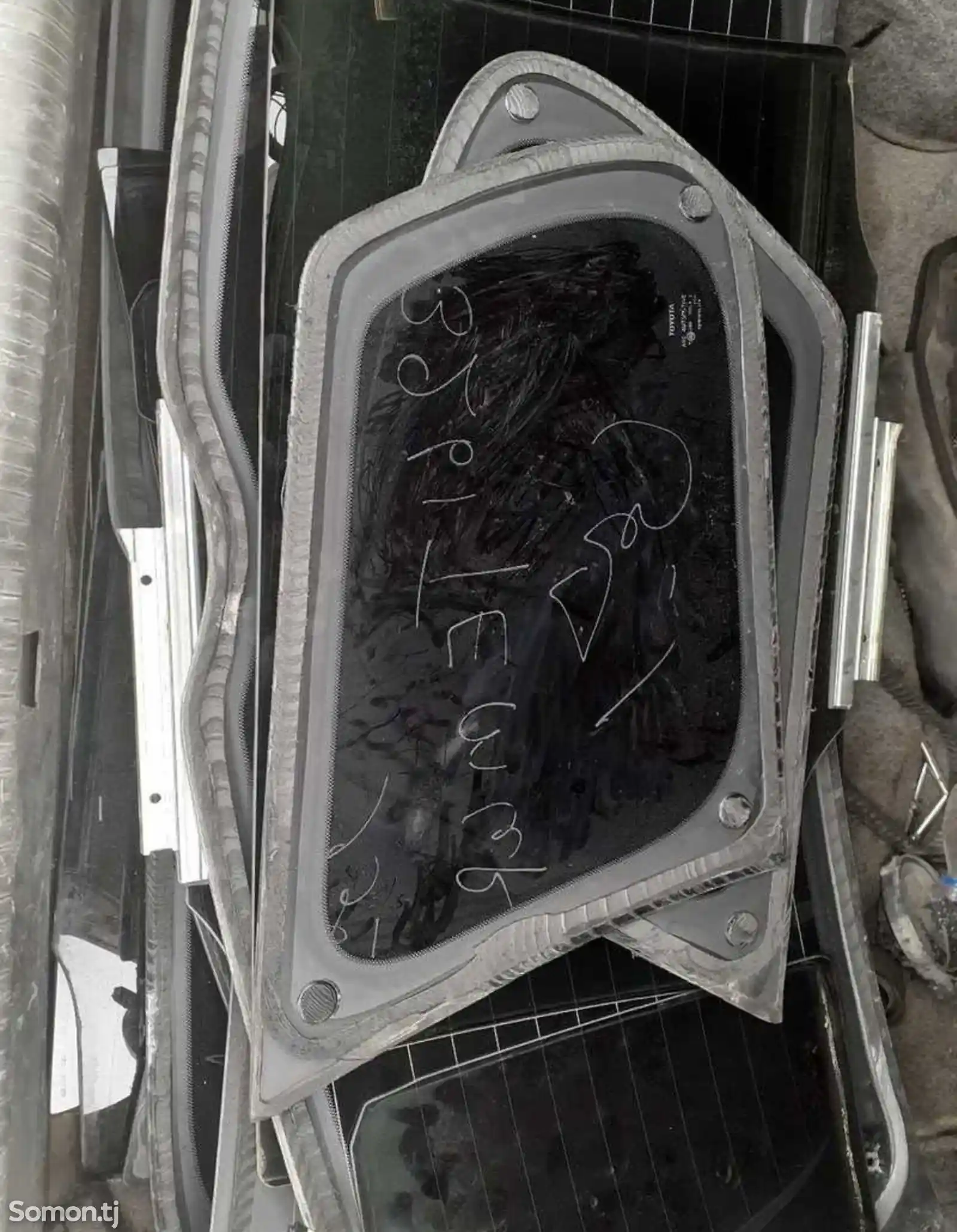 Тонированные стекла на Toyota Fielder-1