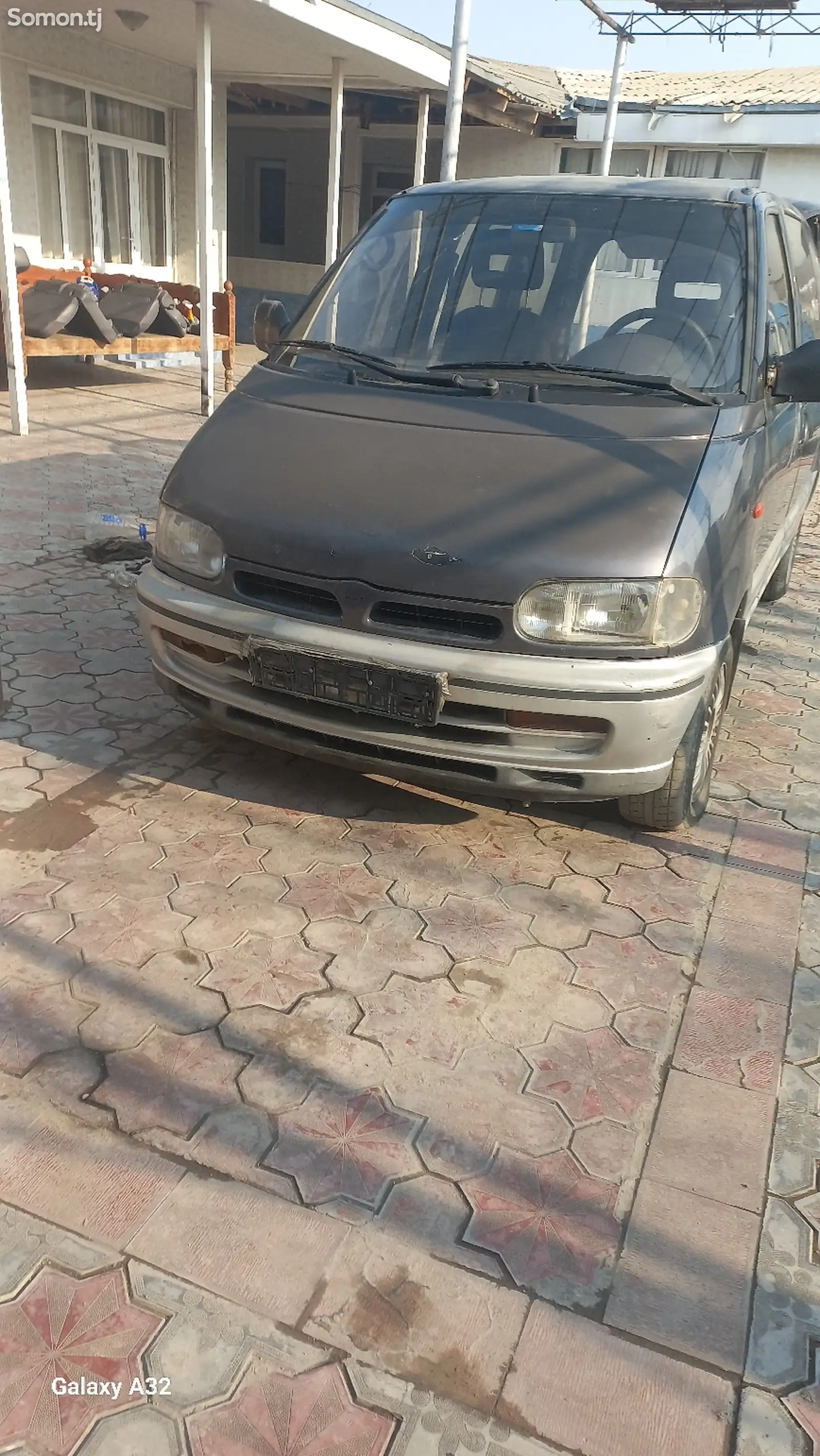 Микроавтобус Nissan,1995-1