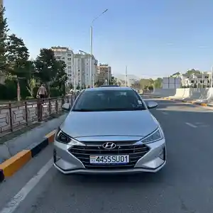 Hyundai Elantra, 2020