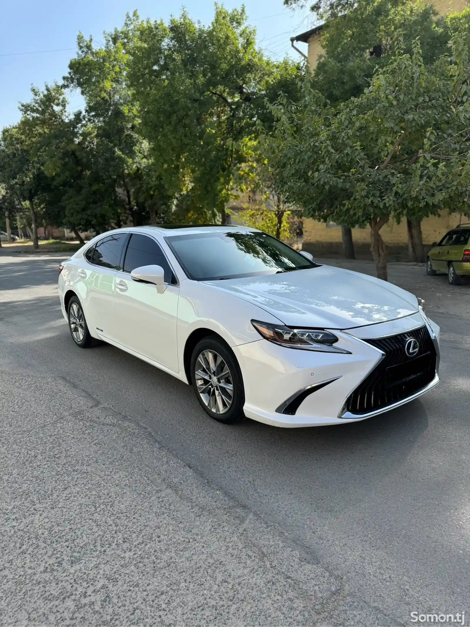 Lexus ES series, 2013-1