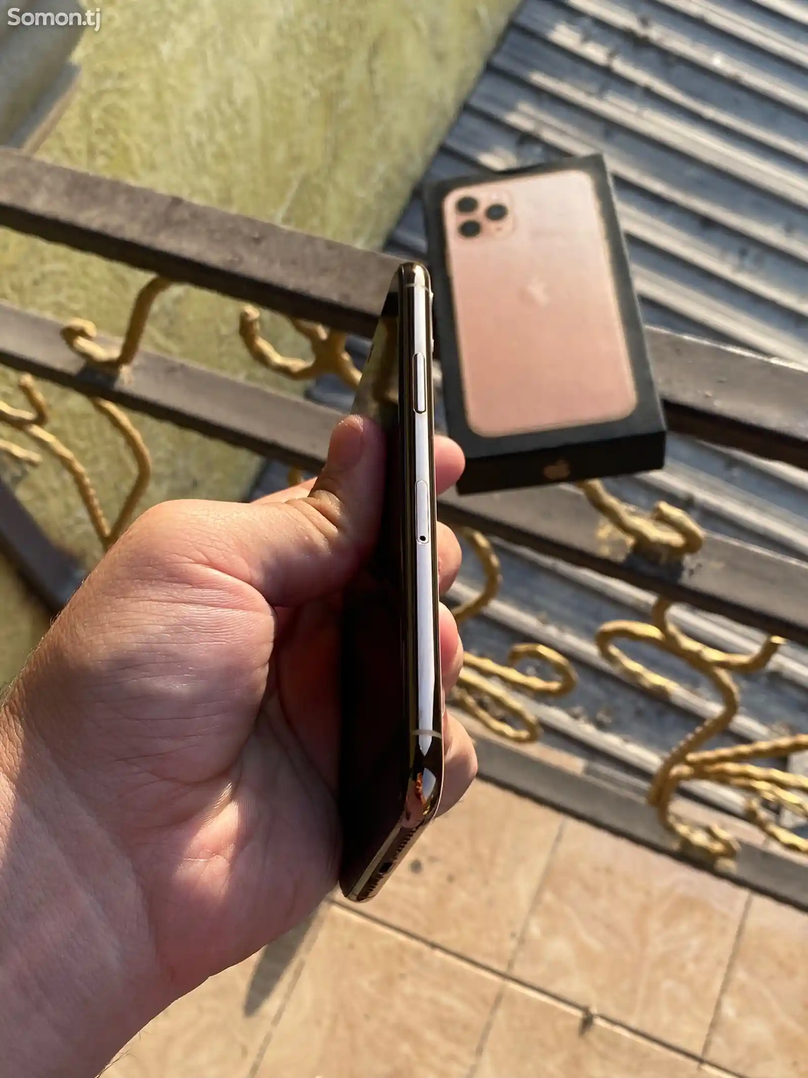 Apple iPhone 11 Pro, 64 gb, Gold-3