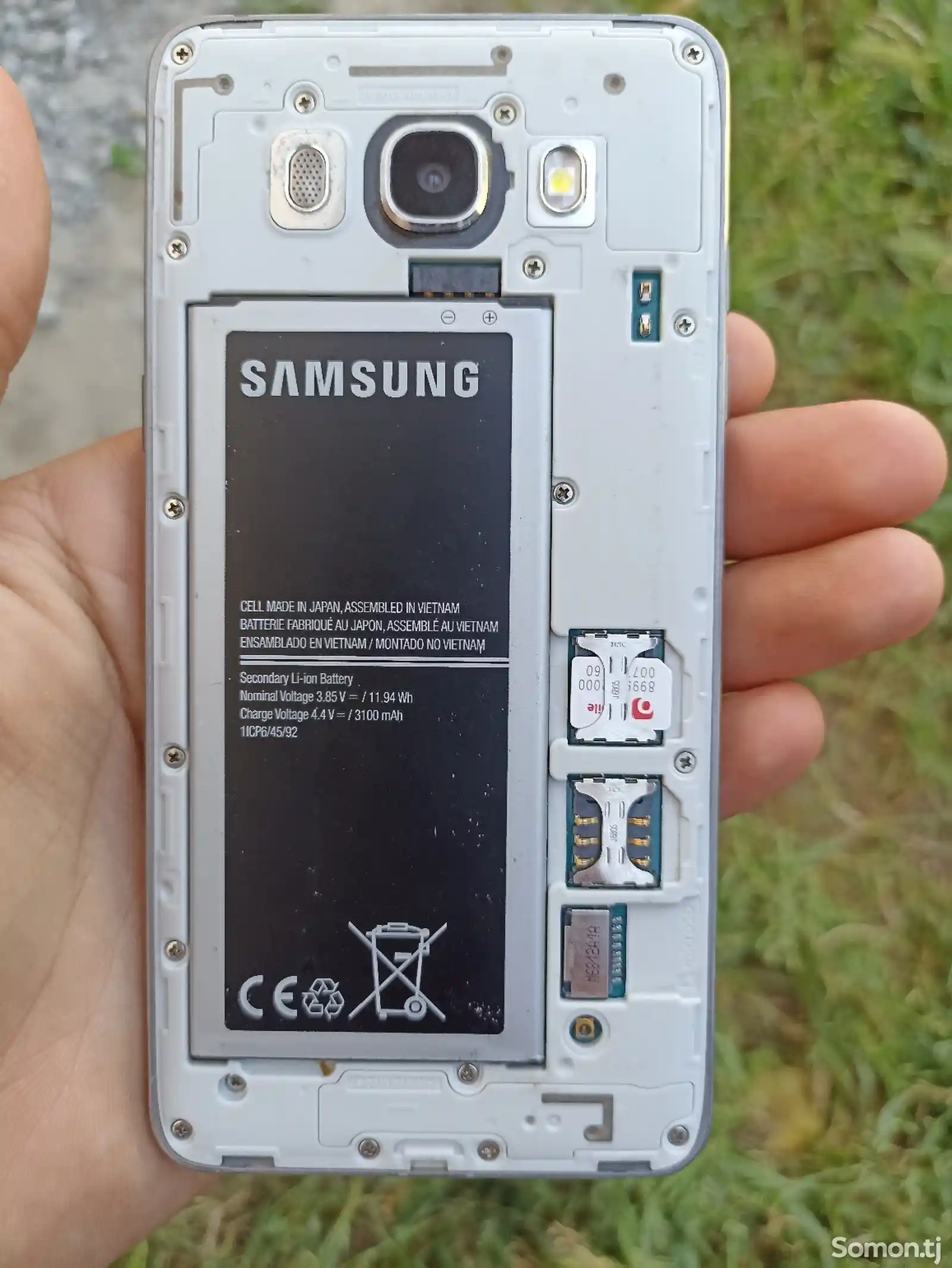 Samsung Galaxy J5 2016-3