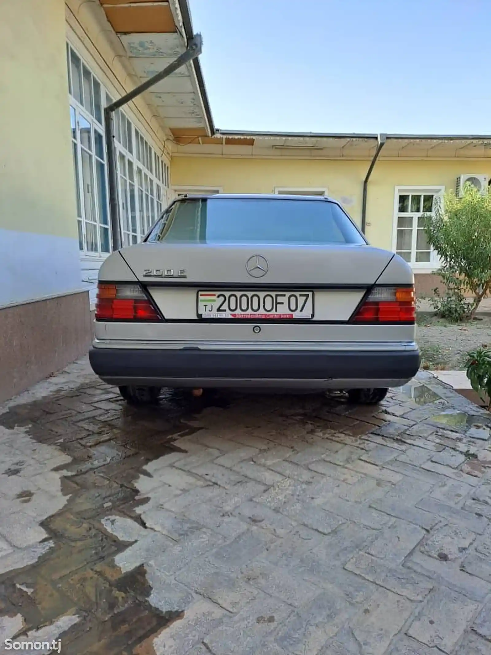 Mercedes-Benz W124, 1990-2