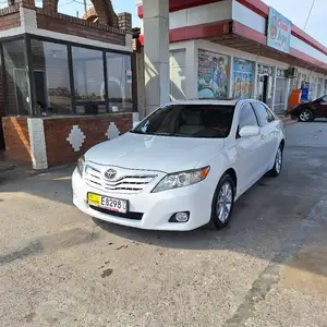 Toyota Camry, 2011