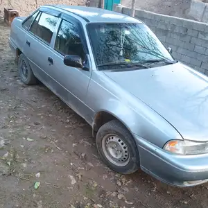 Daewoo Nexia, 1996