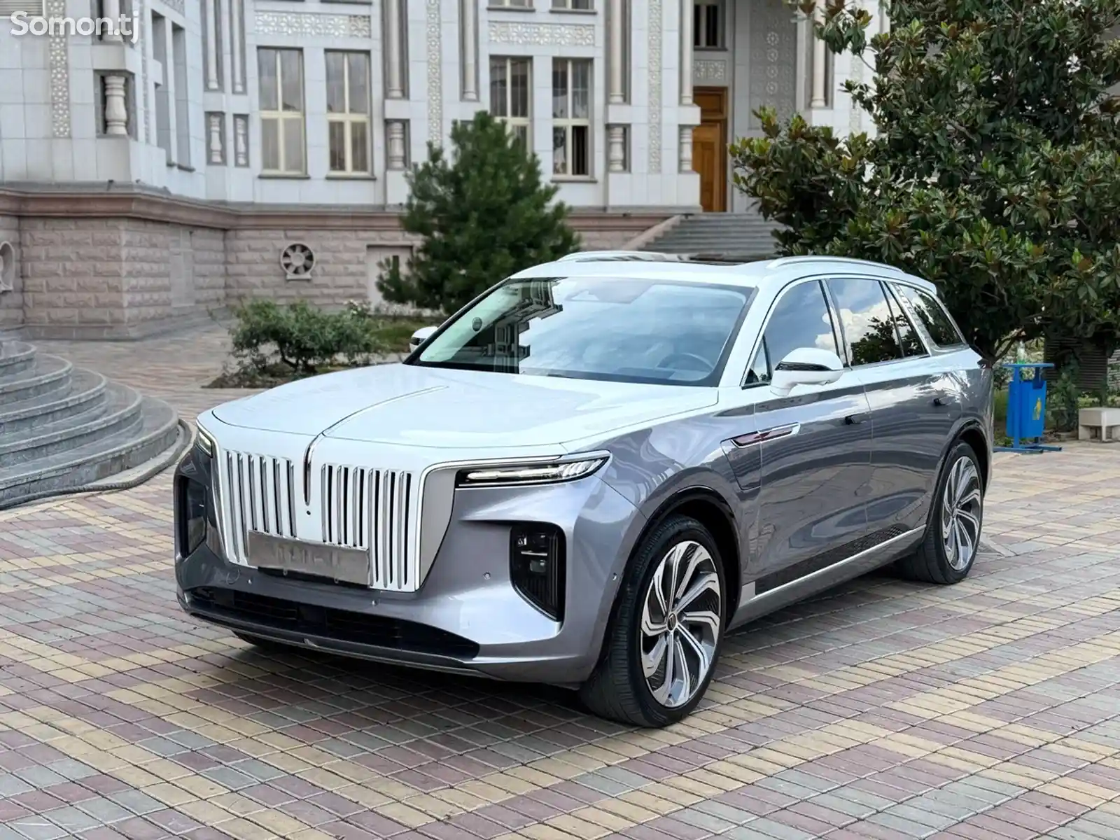 Hongqi E-HS9, 2022-3