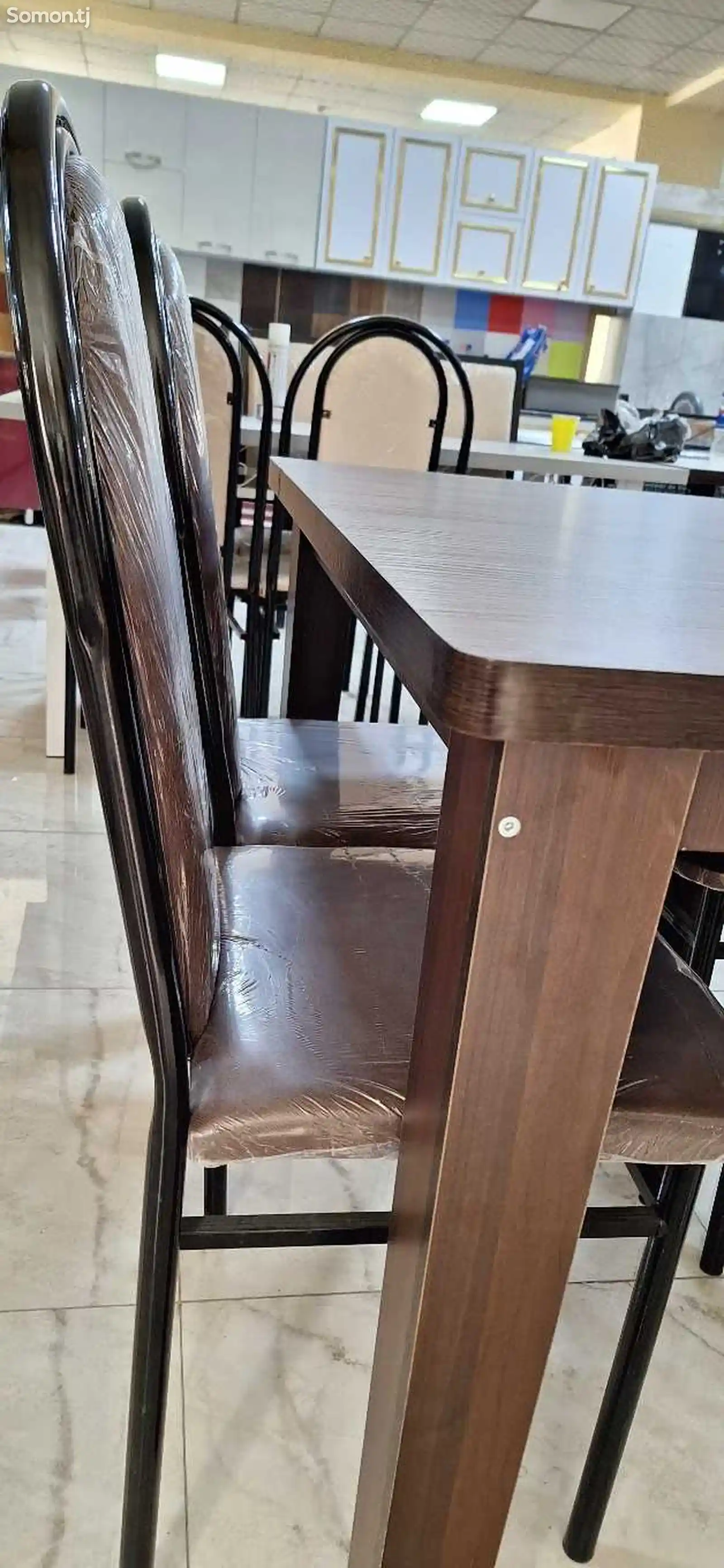 Стол со стульями для кухни-4