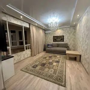 2-комн. квартира, 6 этаж, 70м², Фирдавси