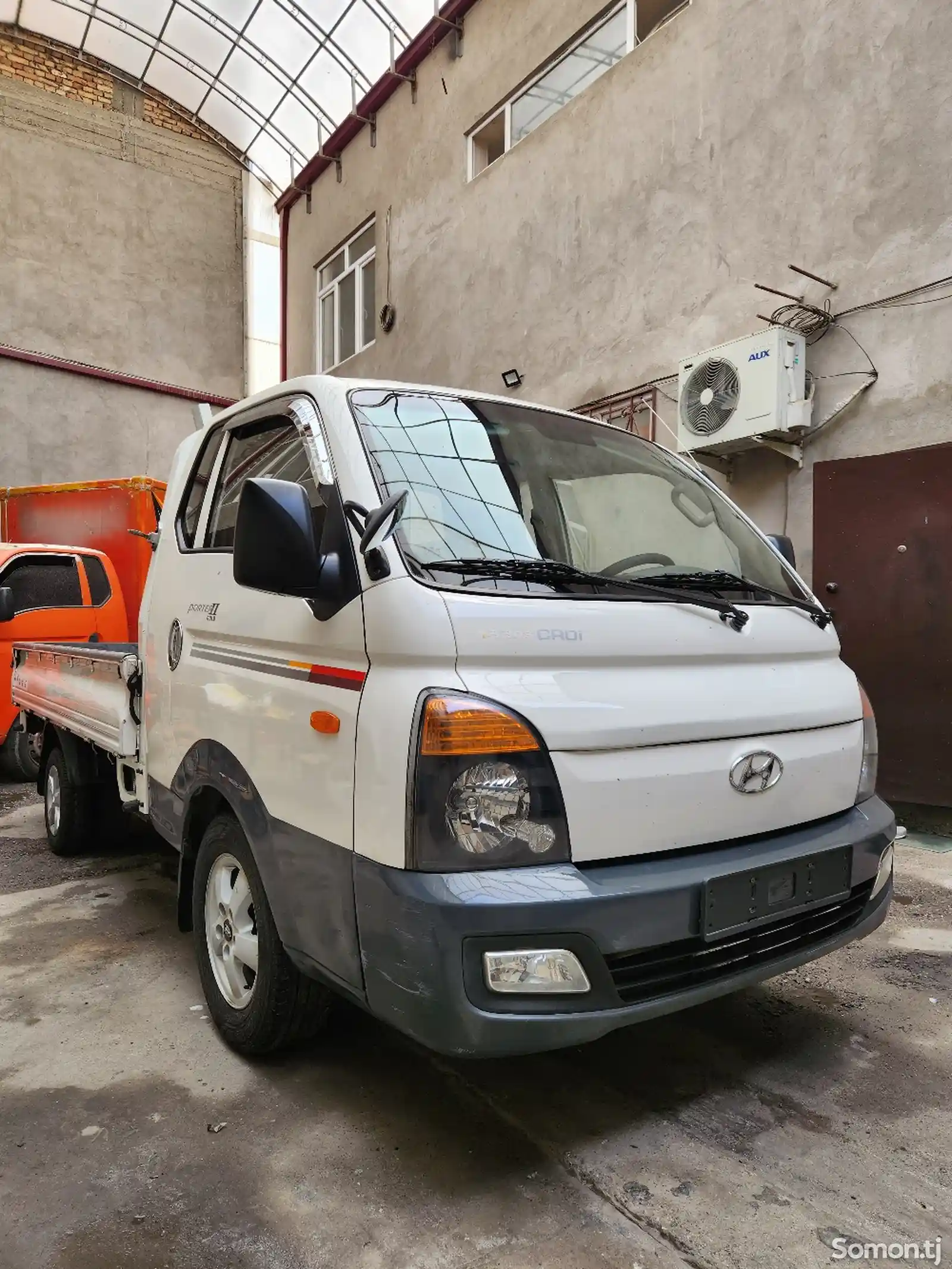 Бортовой автомобиль Hyundai Porter 2 Gold-1