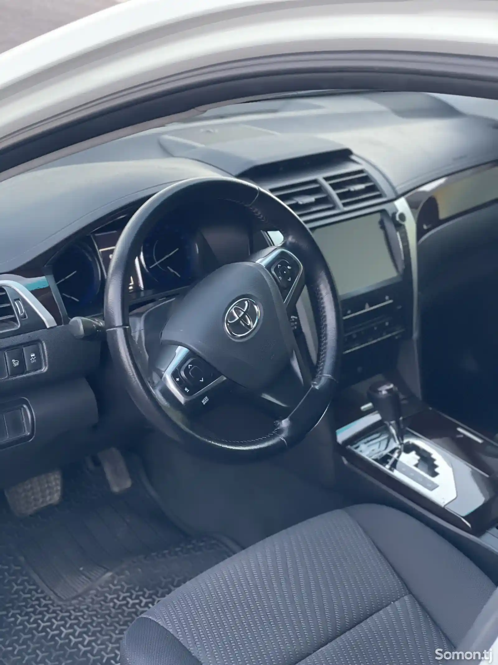 Toyota Camry, 2015-10