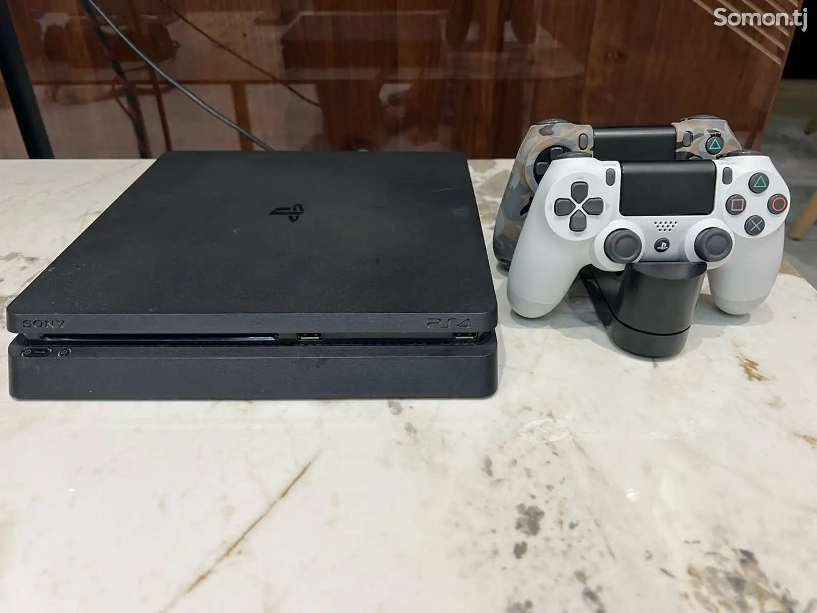 Игровая приставка Sony PlayStation 4 Slim-1