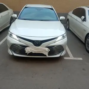 Toyota Camry, 2019