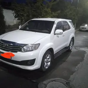 Toyota Fortuner, 2012