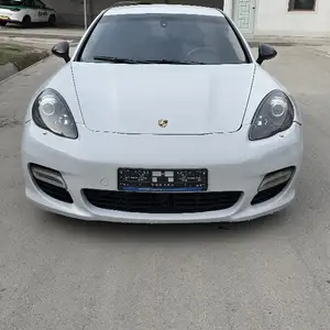 Porsche Panamera, 2011