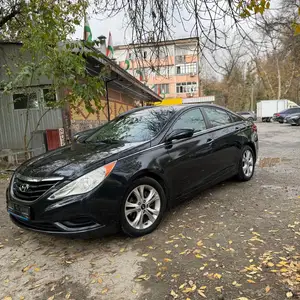 Hyundai Sonata, 2011