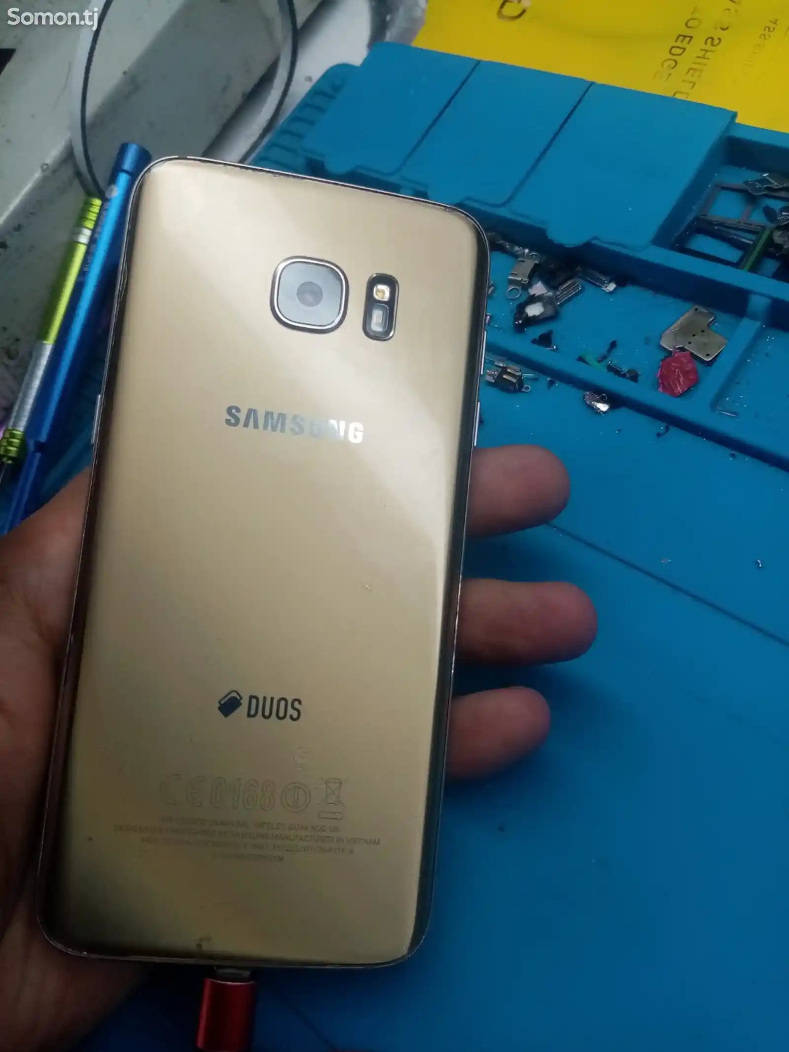 Samsung Galaxy S7 edge-2