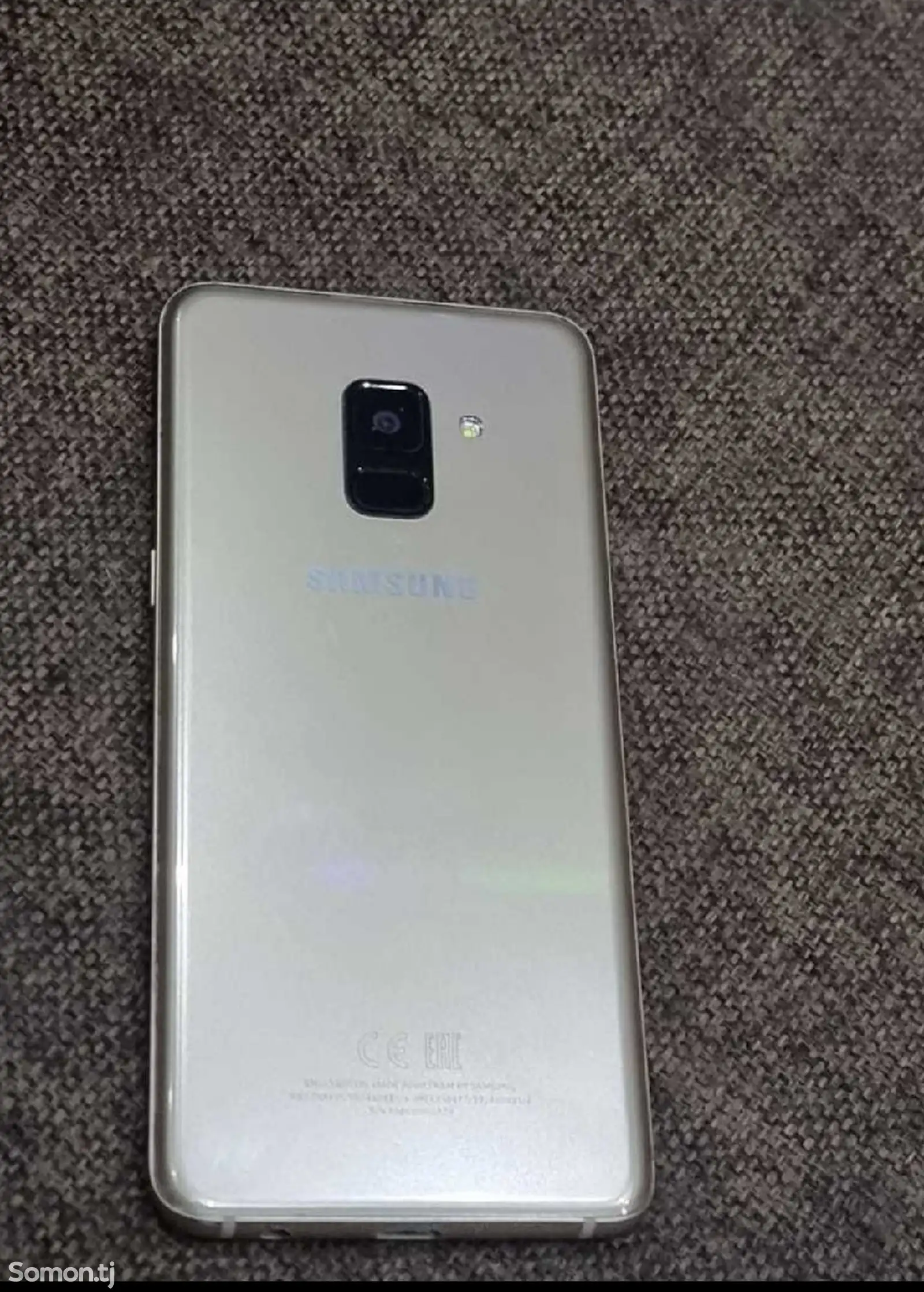 Samsung Galaxy A8+-2