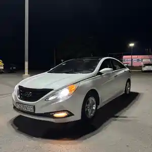 Hyundai Sonata, 2010