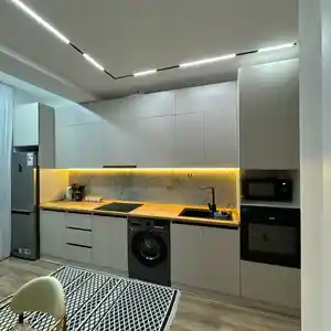 2-комн. квартира, 15 этаж, 50м², Созидание, Бустон сити