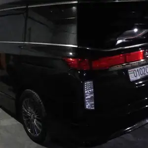 Toyota Vellfire, 2015