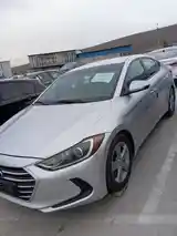 Hyundai Elantra, 2017-5