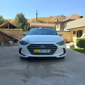 Hyundai Elantra, 2017