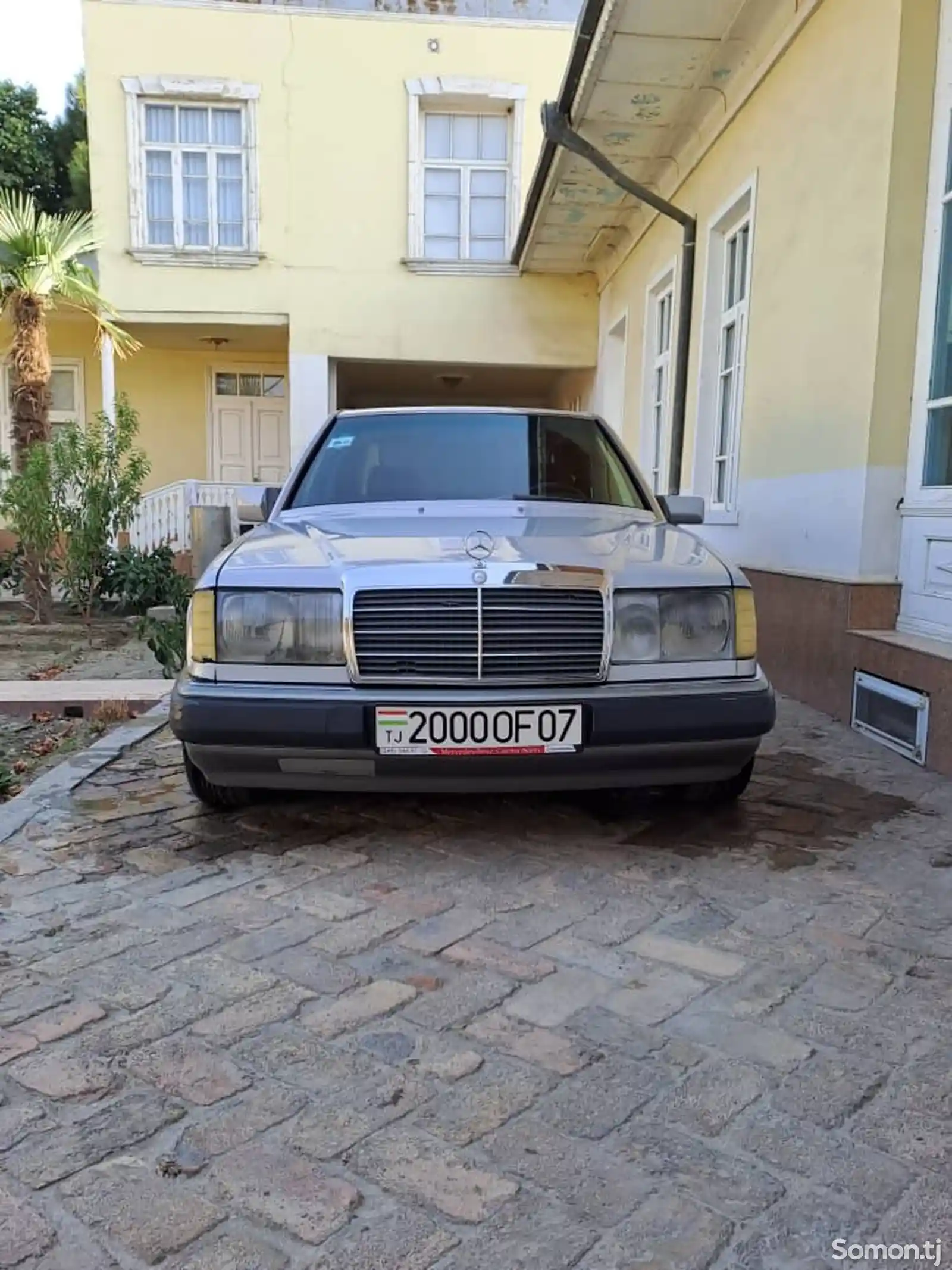 Mercedes-Benz W124, 1990-1