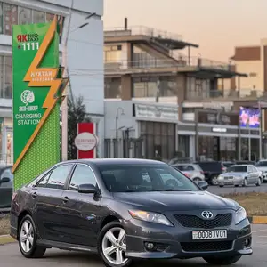 Toyota Camry, 2010