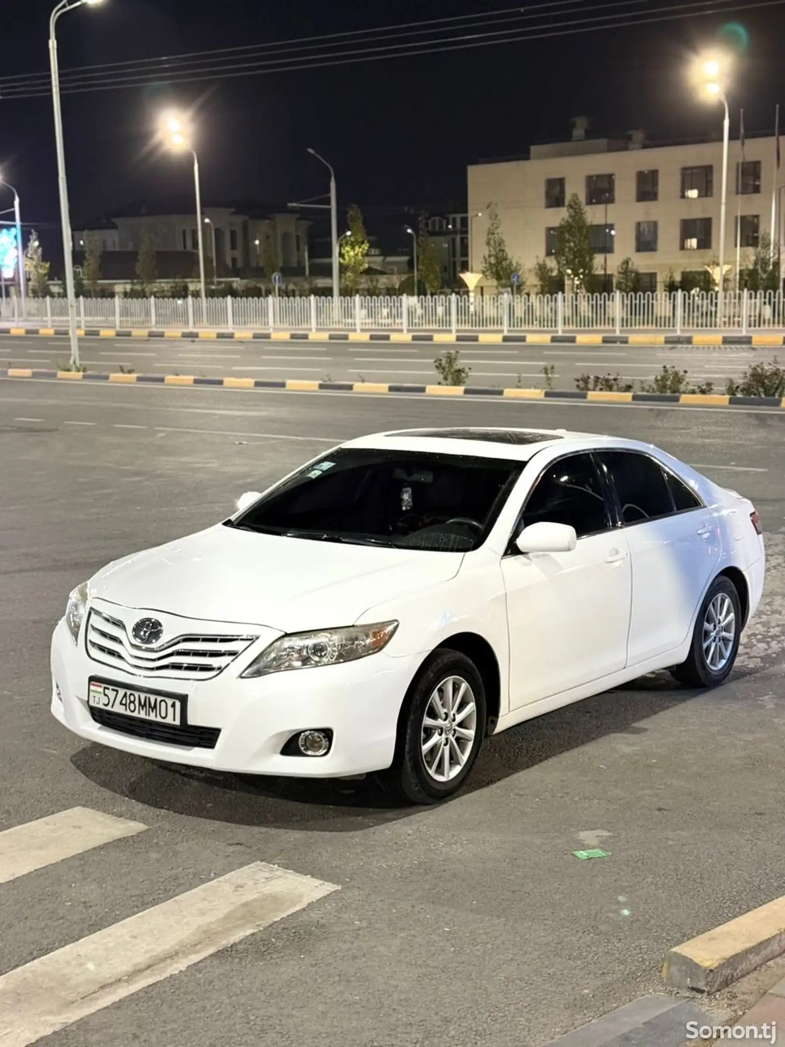 Toyota Camry, 2010-1