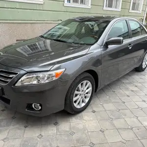 Toyota Camry, 2010