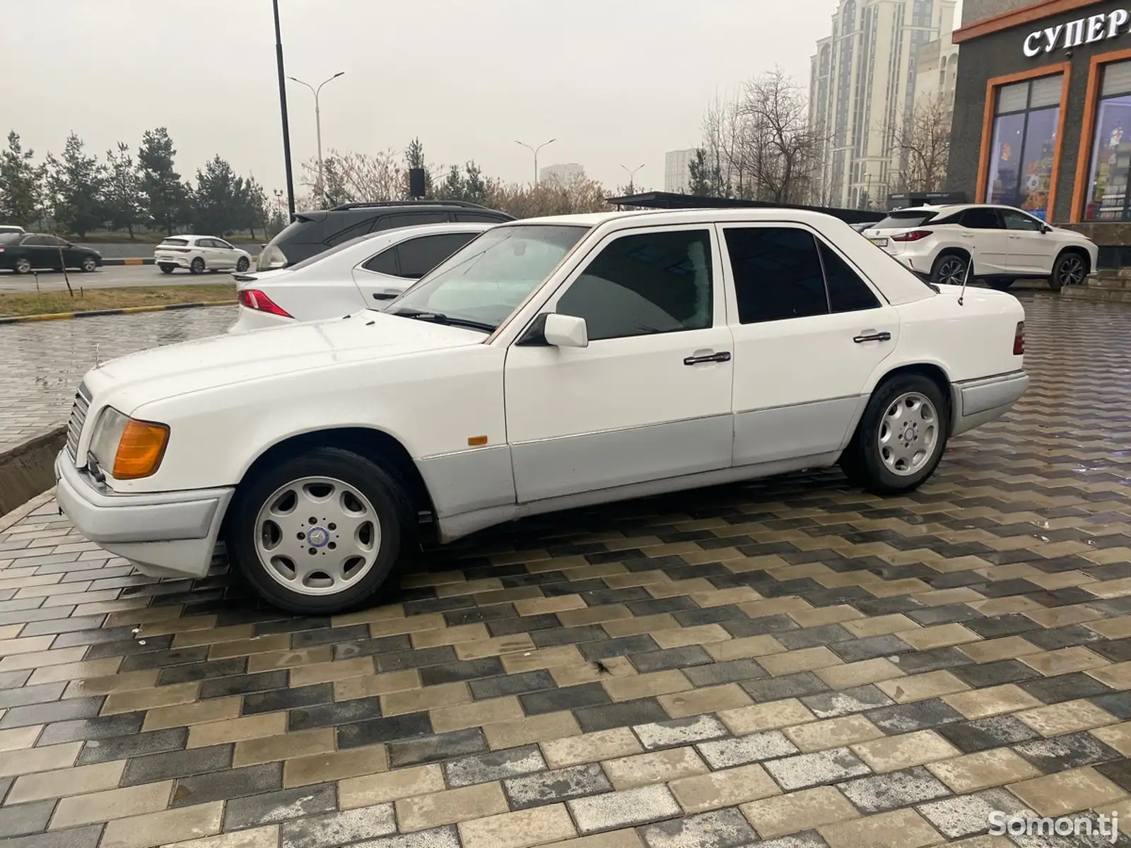 Mercedes-Benz W124, 1993-1