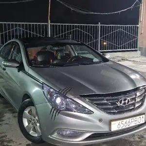 Hyundai Sonata, 2010