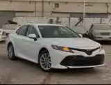 Toyota Camry, 2020-3