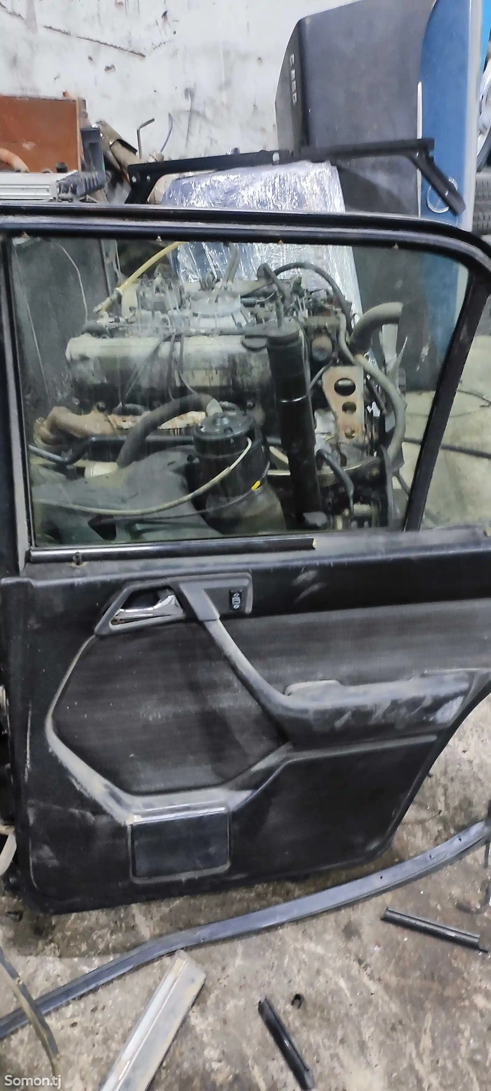 Уплотнители на двери на Mercedes-Benz W124-2