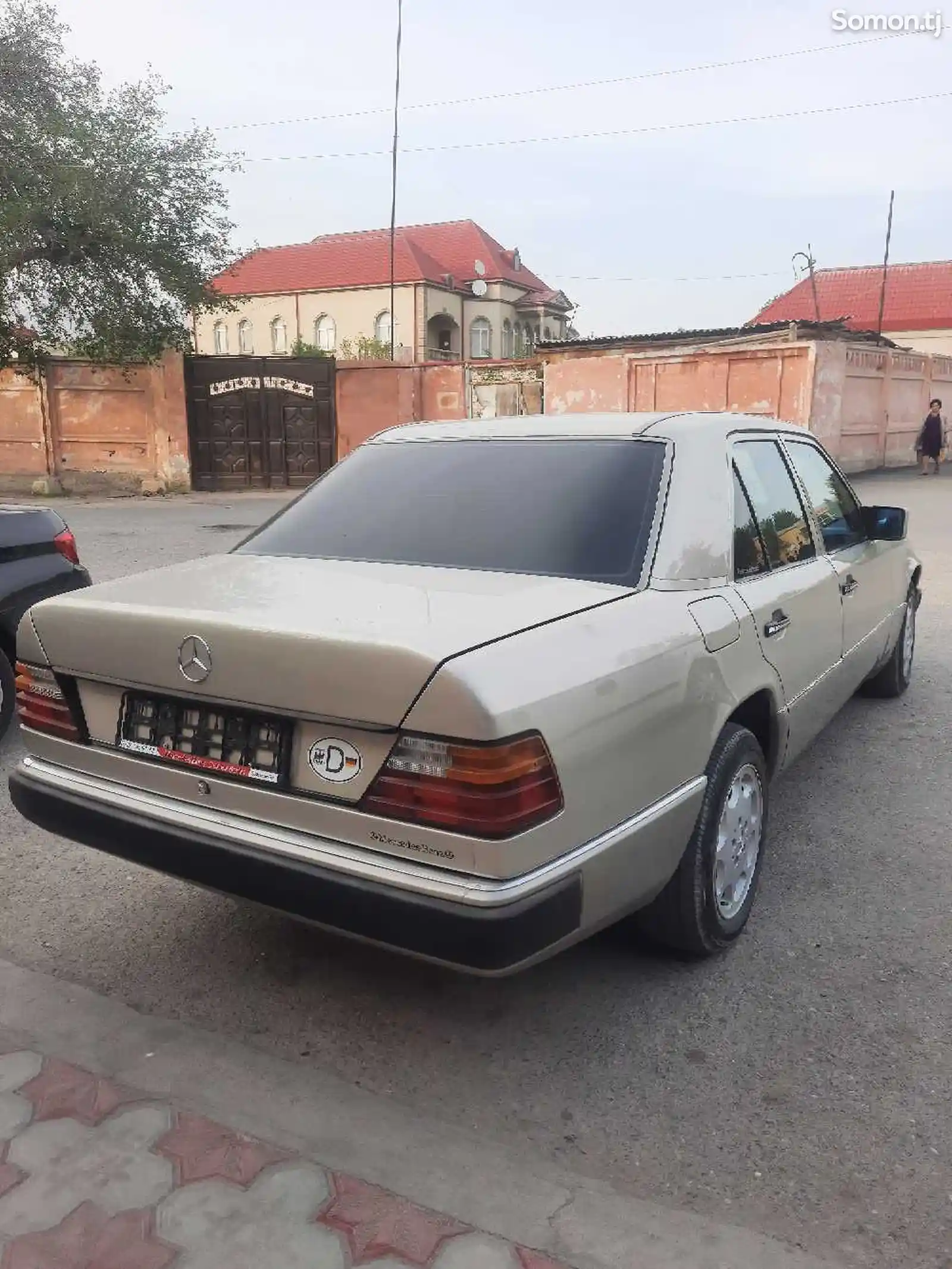 Mercedes-Benz W124, 1992-3
