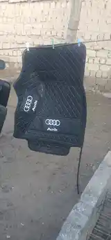 Полик от Audi A4-3