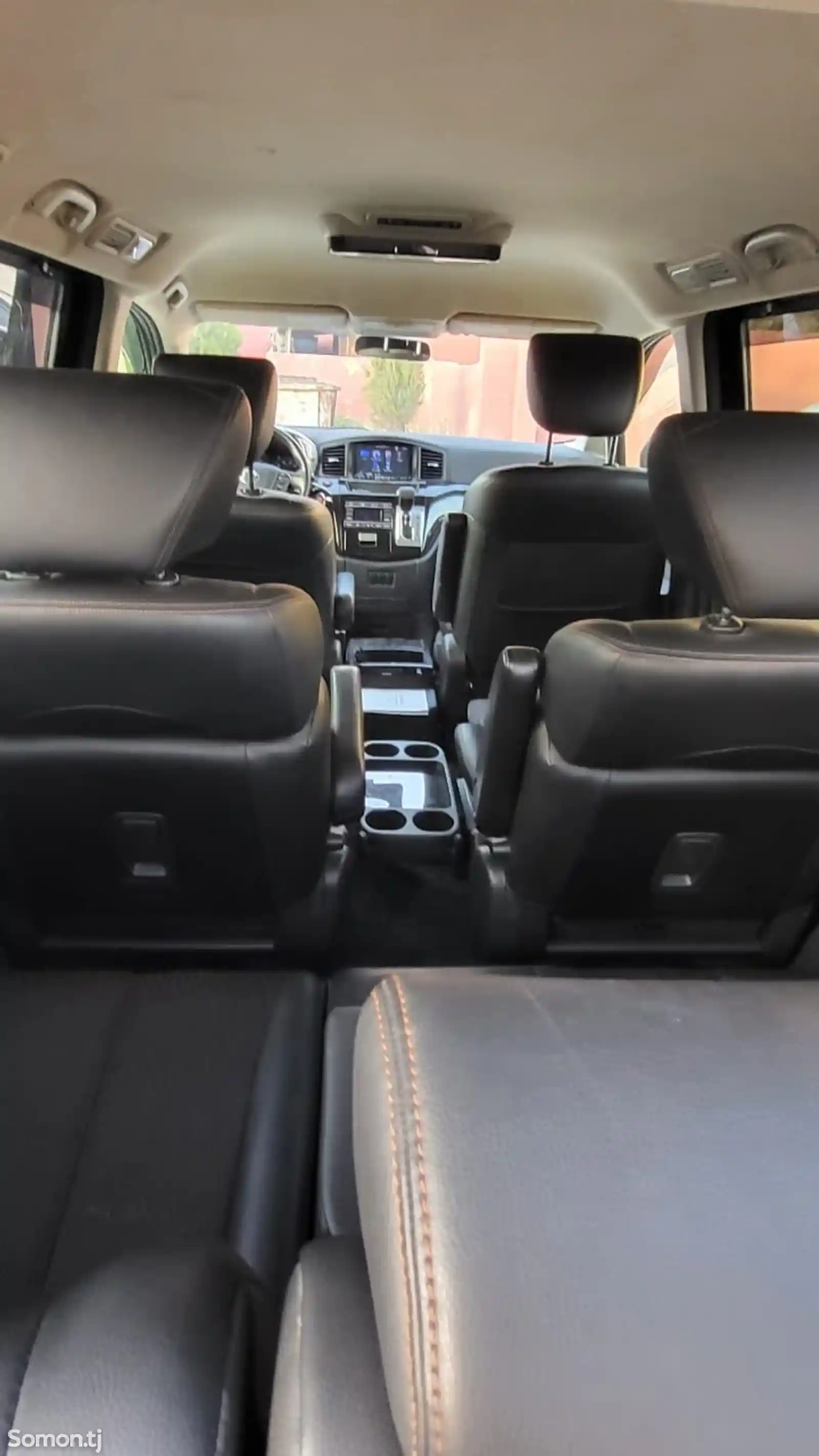 Nissan Elgrand, 2015-4