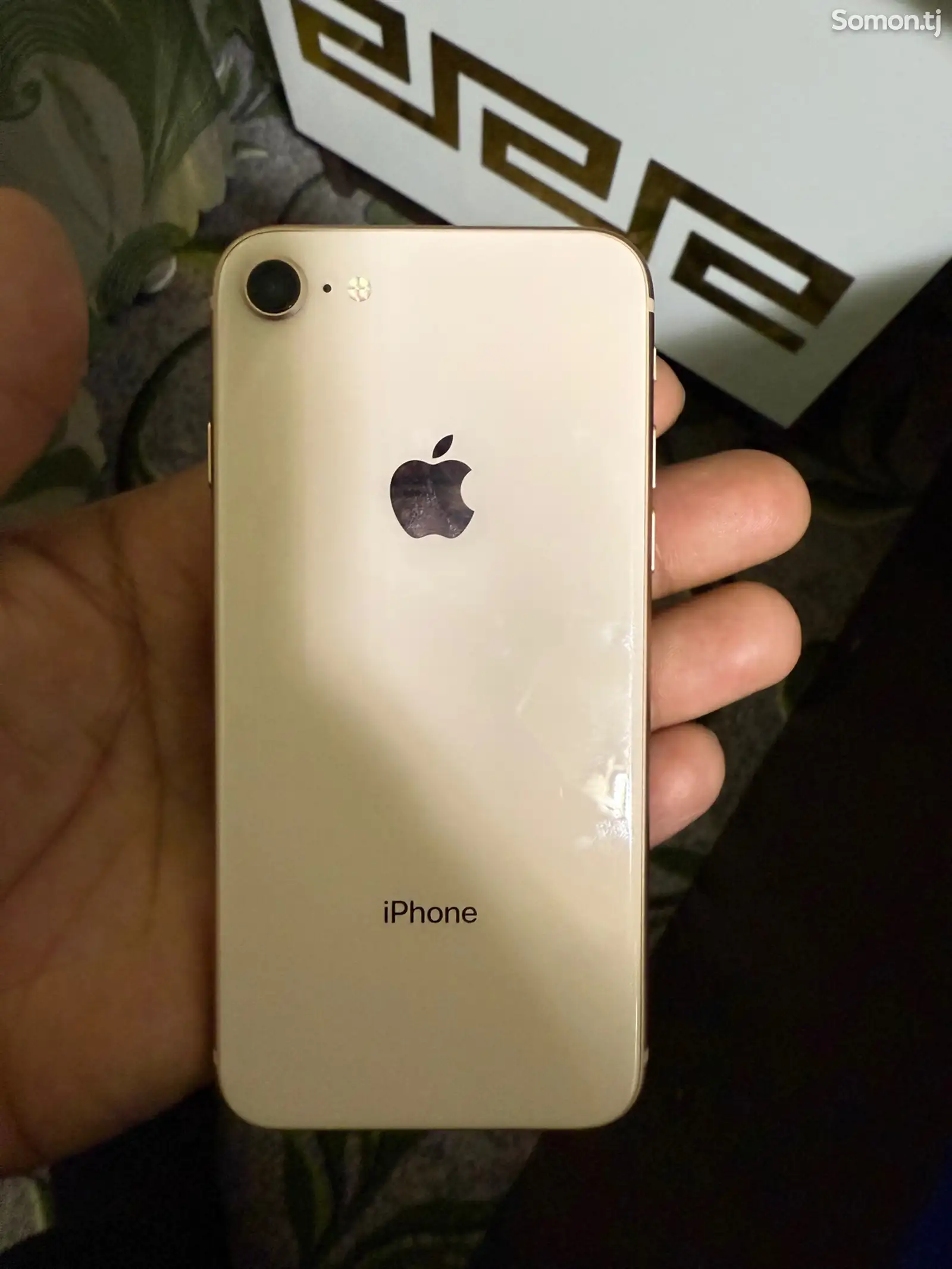 Apple iPhone 8, 64 gb, Gold-1