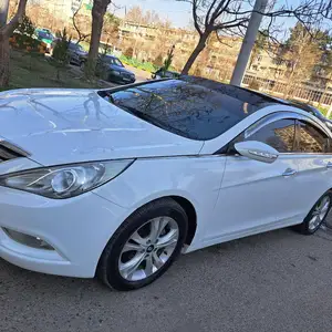 Hyundai Sonata, 2011