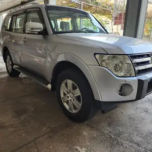 Mitsubishi Pajero, 2008