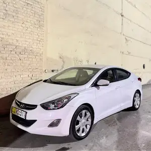 Hyundai Elantra, 2011