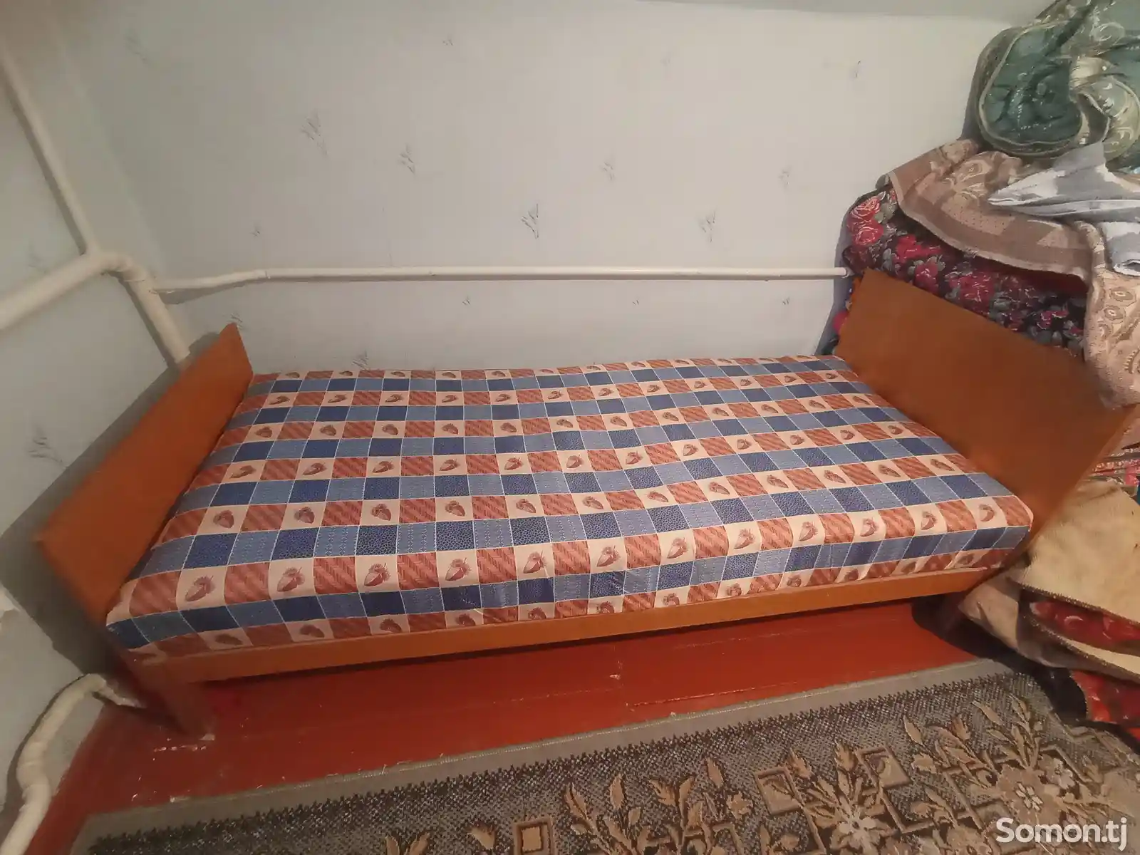 Кровать односпальный с матрасом