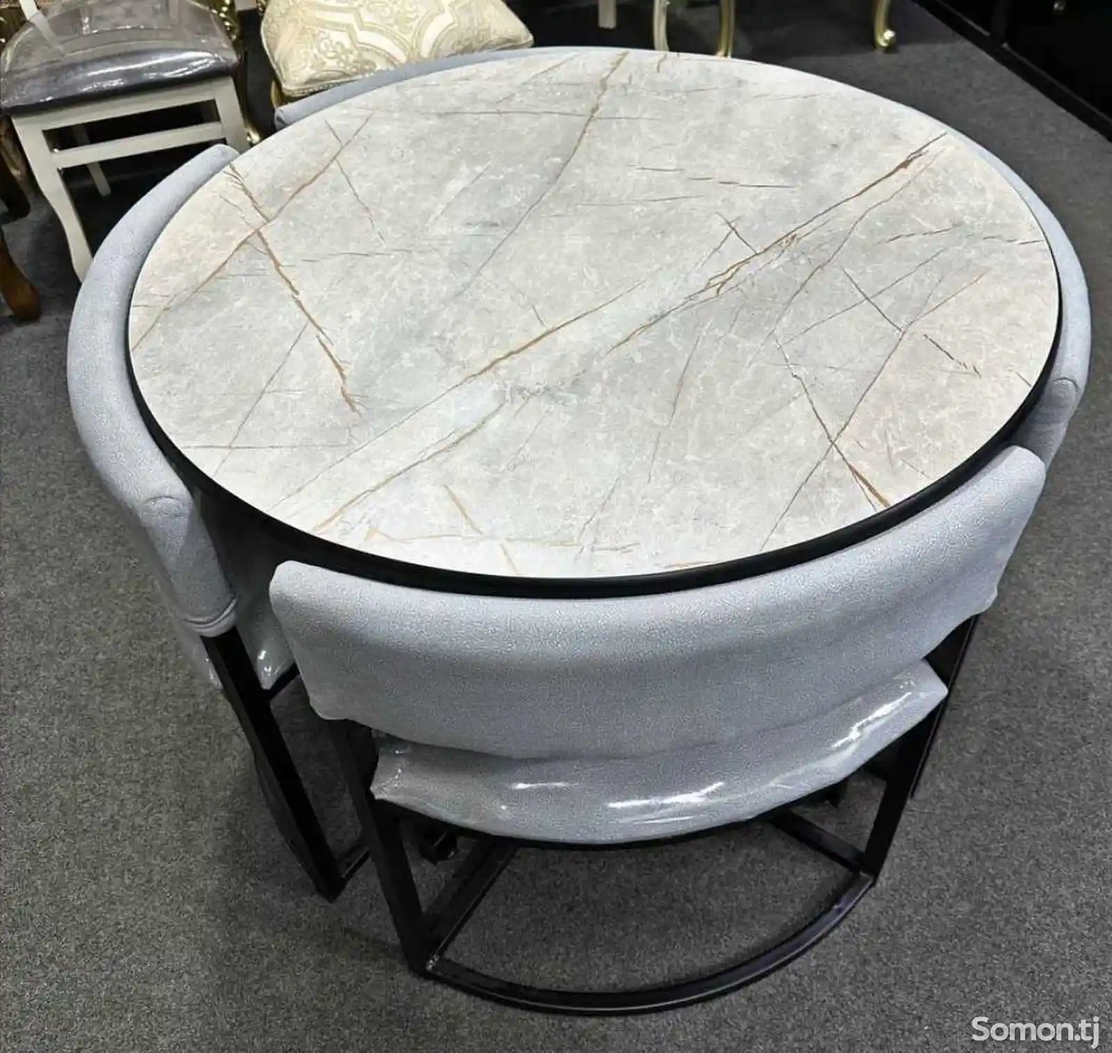 Круглый стол со стульями-1