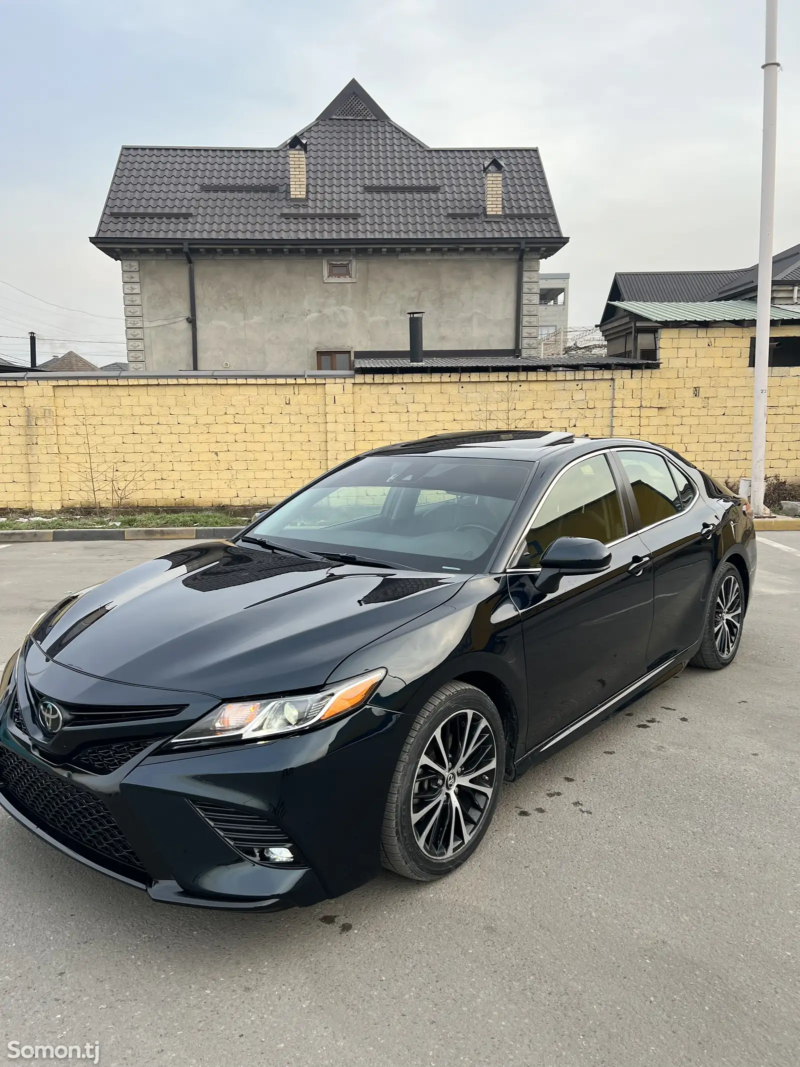 Toyota Camry, 2019-1