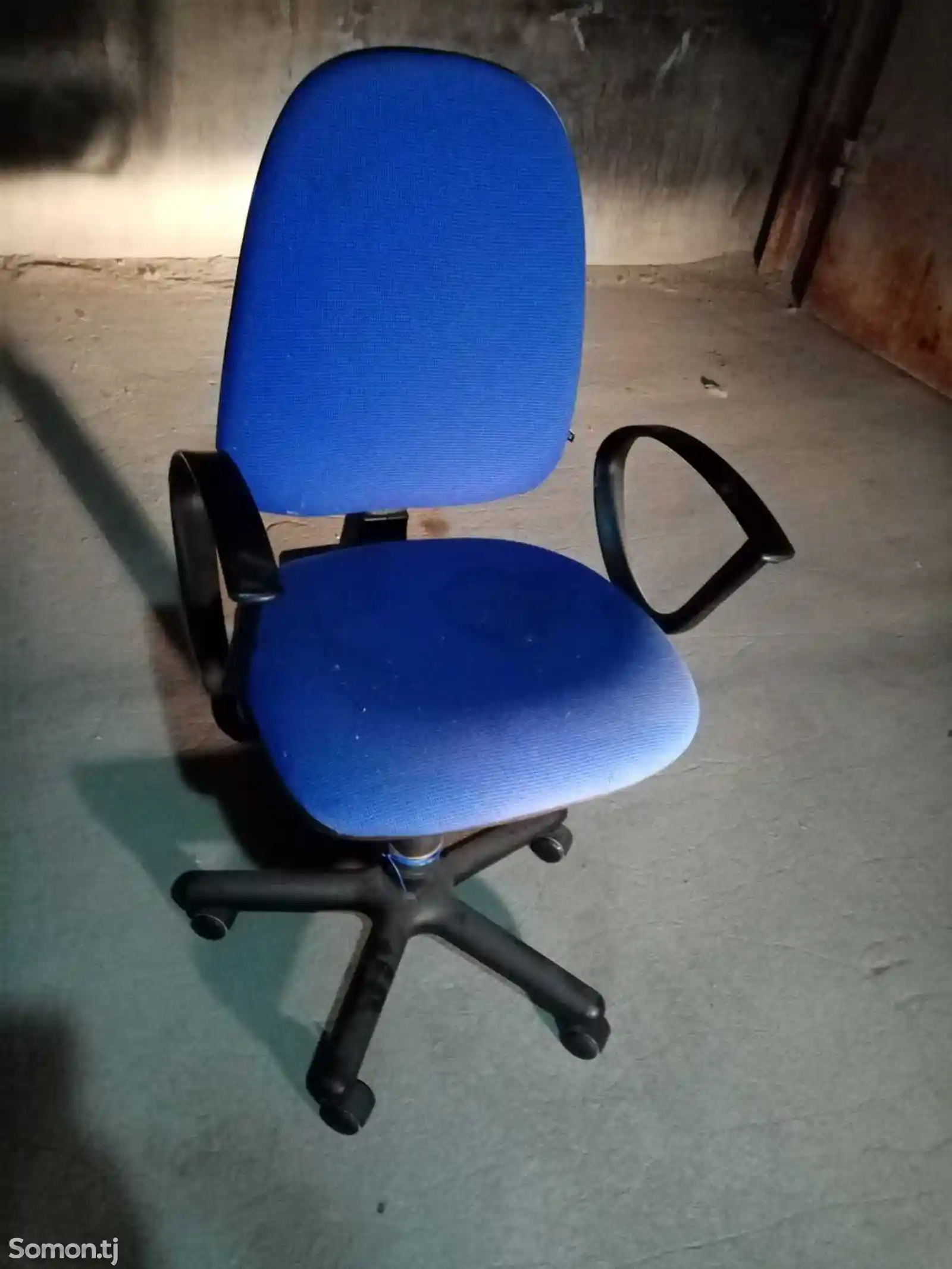 Офисное кресло-2