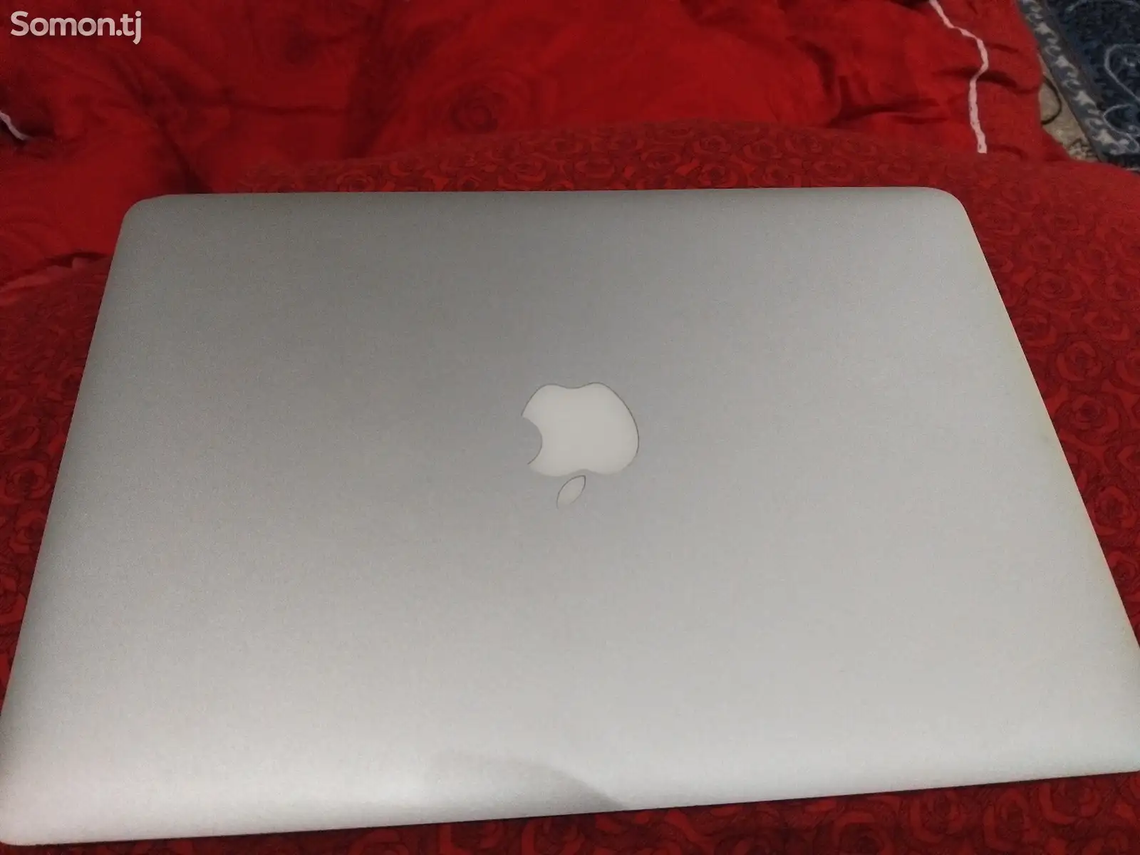 Ноутбук Apple Macbook-1