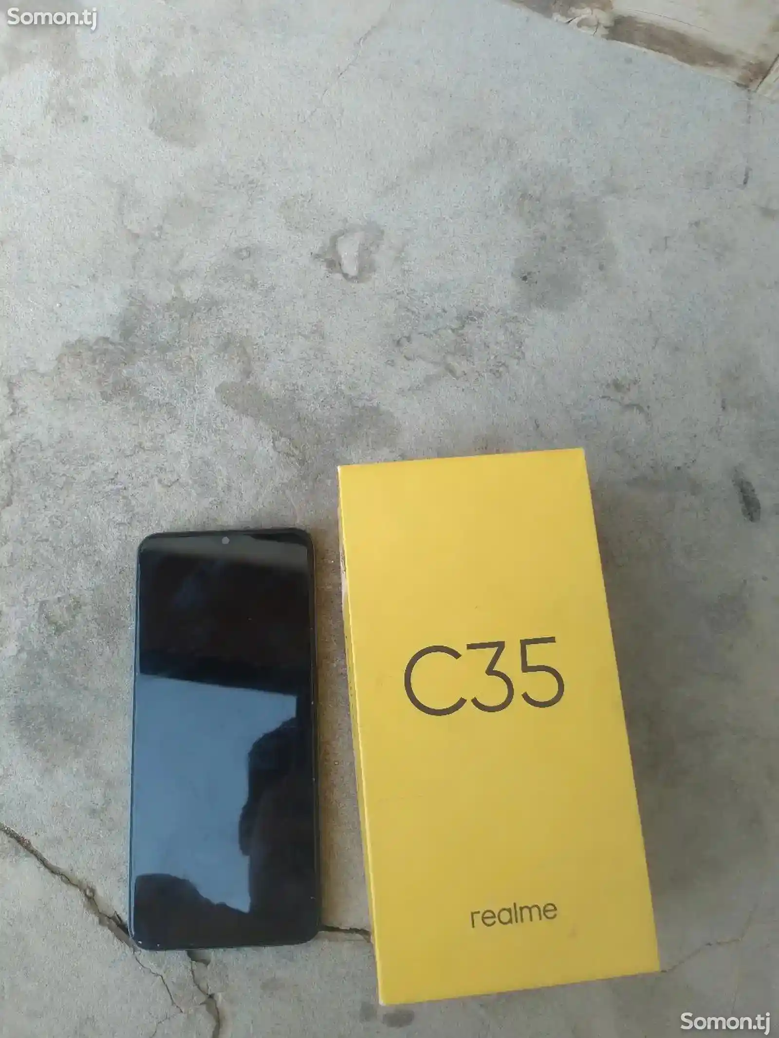 Realme C35